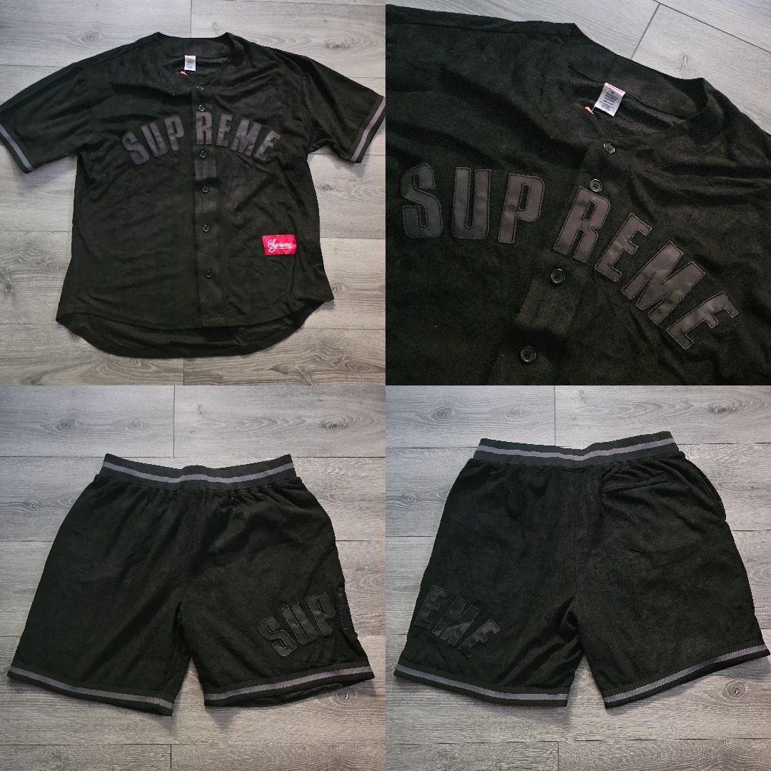 قميص بيسبول Supreme داكن وشورت من الأمام والخلف