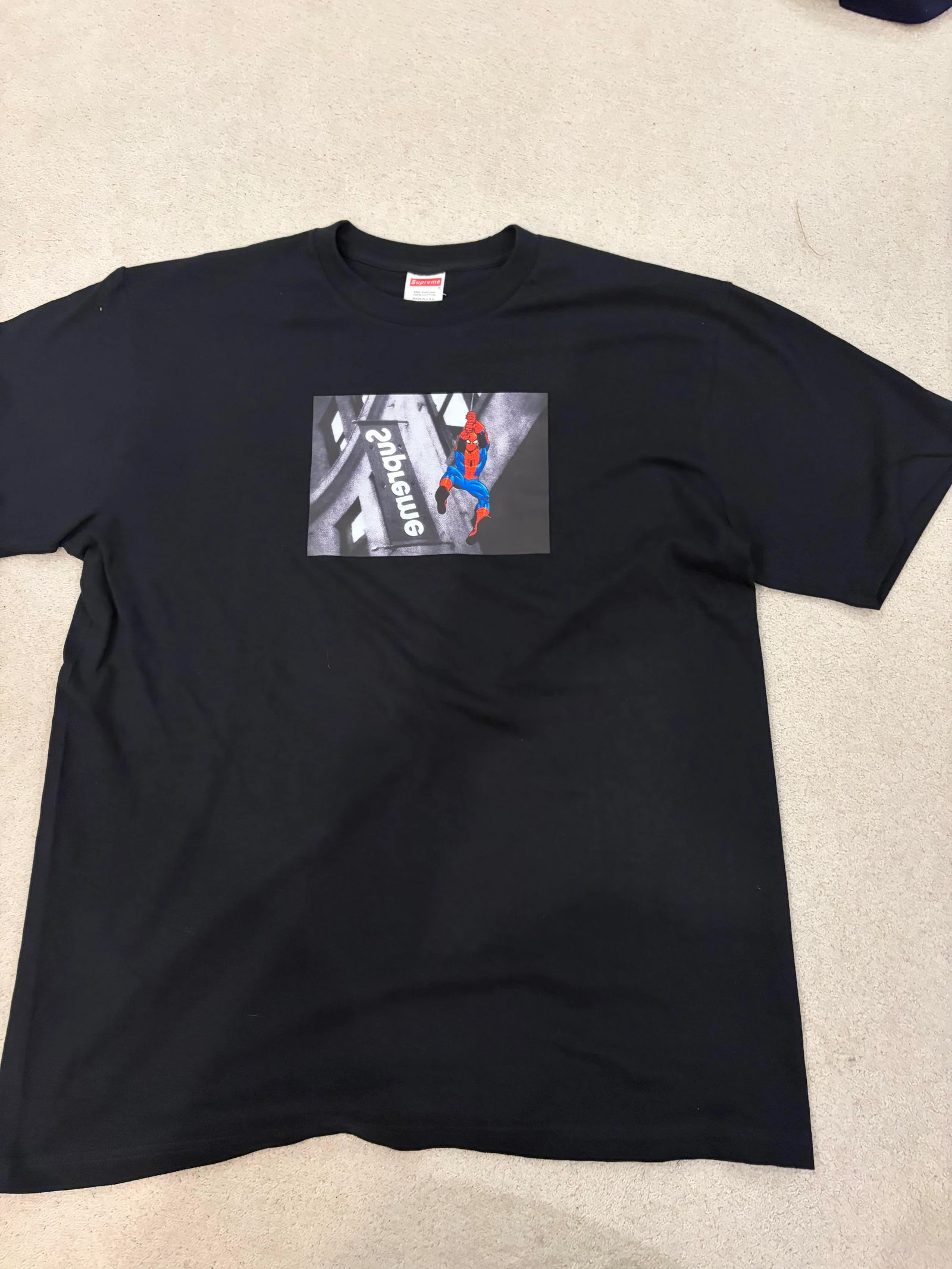 قميص Supreme Spider-Man أسود